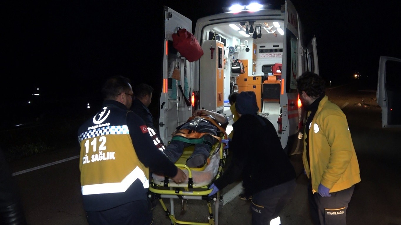 Köpeğe çarpmamak için manevra yapan araç takla attı: 1 ölü, 4 yaralı