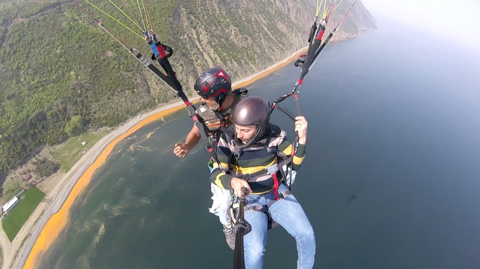Marmara Denizi'nde şaşırtan görüntü! Sahil şeridi turuncuya büründü