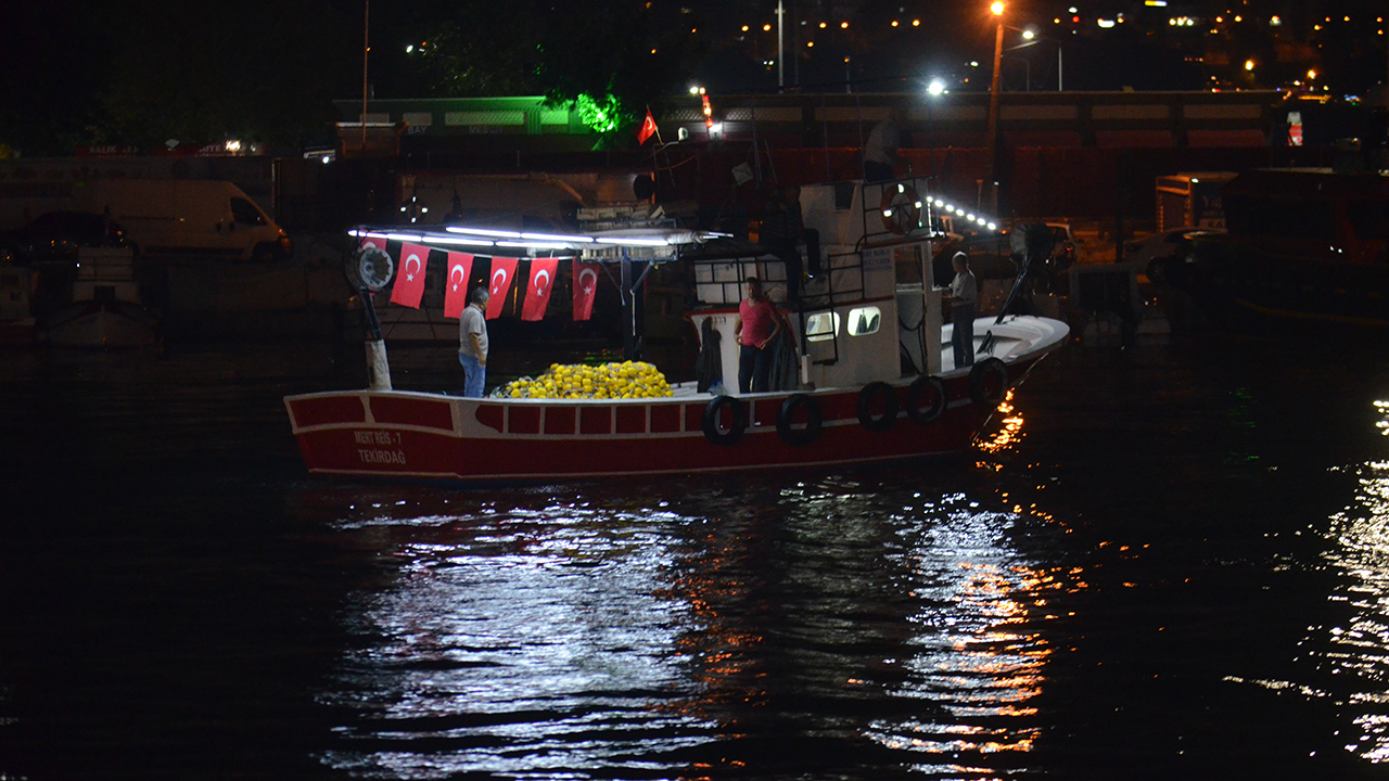 Ağlar denize atıldı! Balıkçılar bol palamut bekliyor