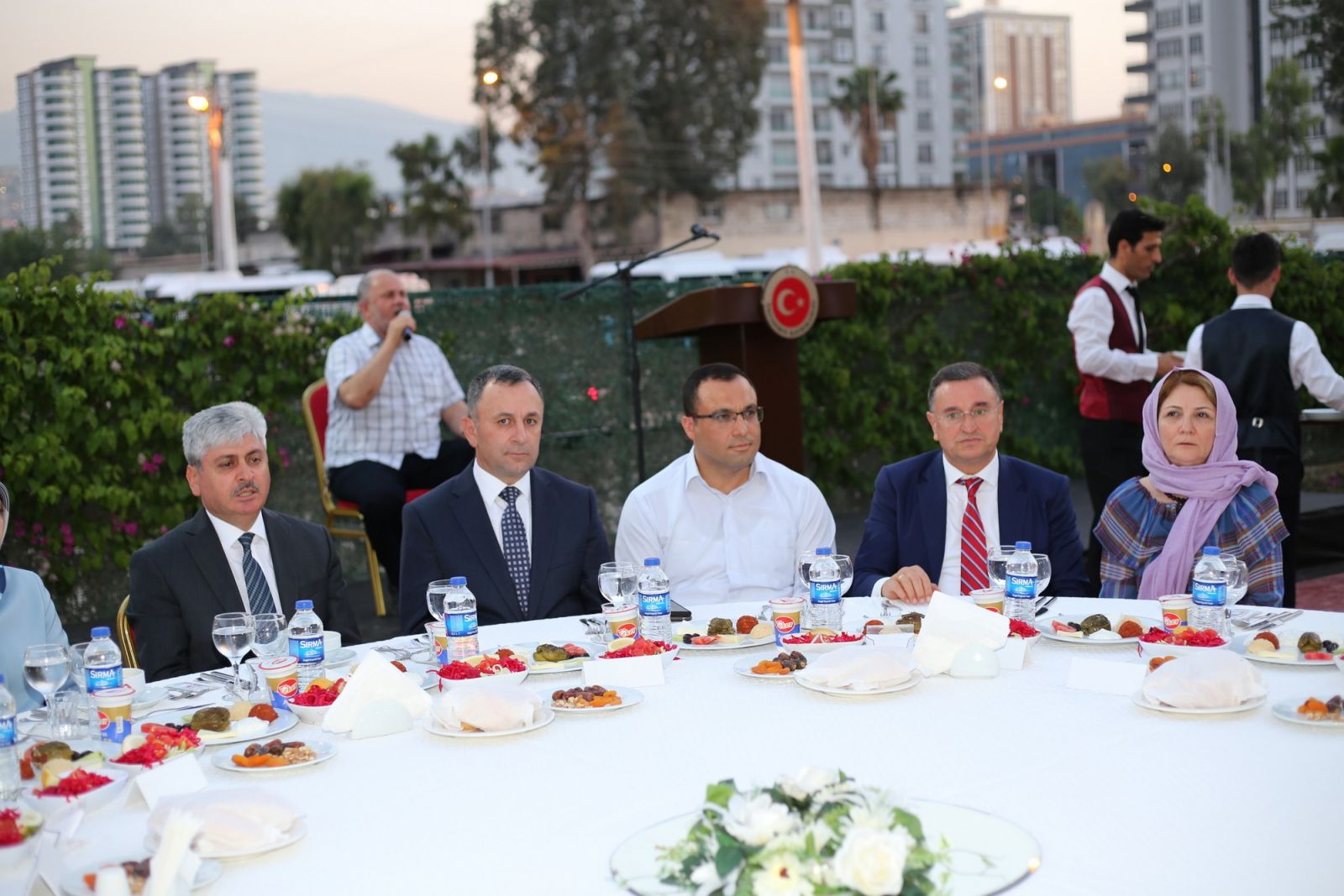 İskenderun'da şehit aileleri ve gaziler iftar yemeğinde buluştu İskenderun'da şehit aileleri ve gaziler iftar yemeğinde buluştu