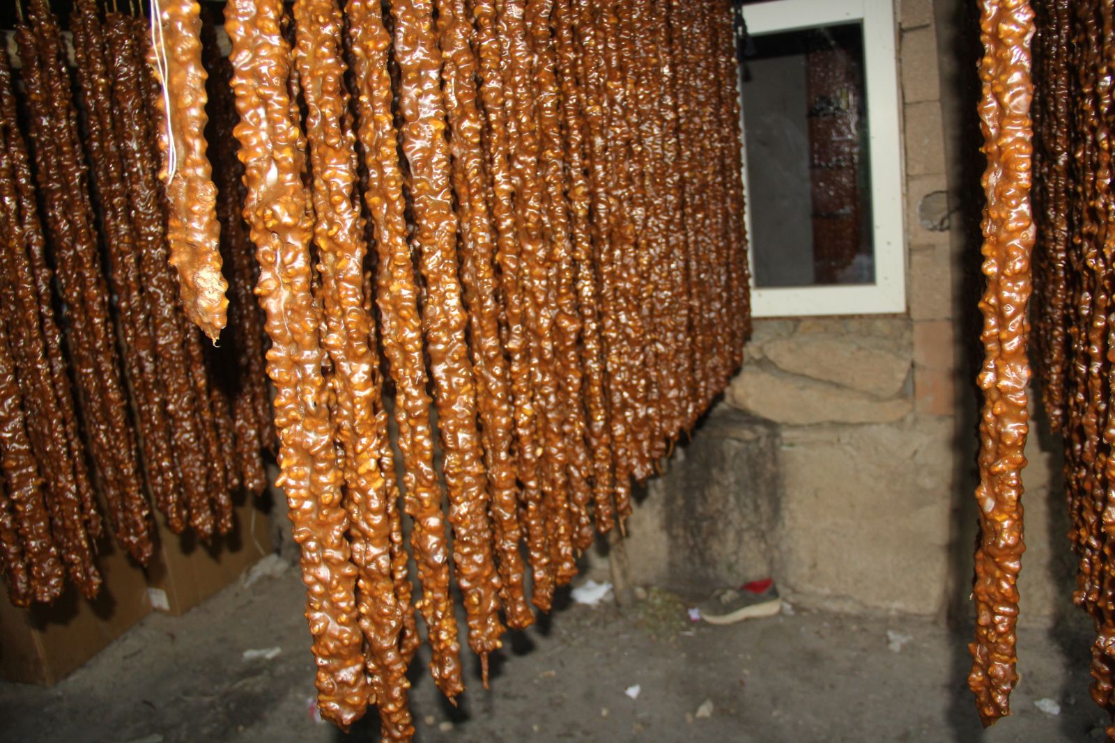Yılda 500 ton cevizli sucuk üretiyorlar