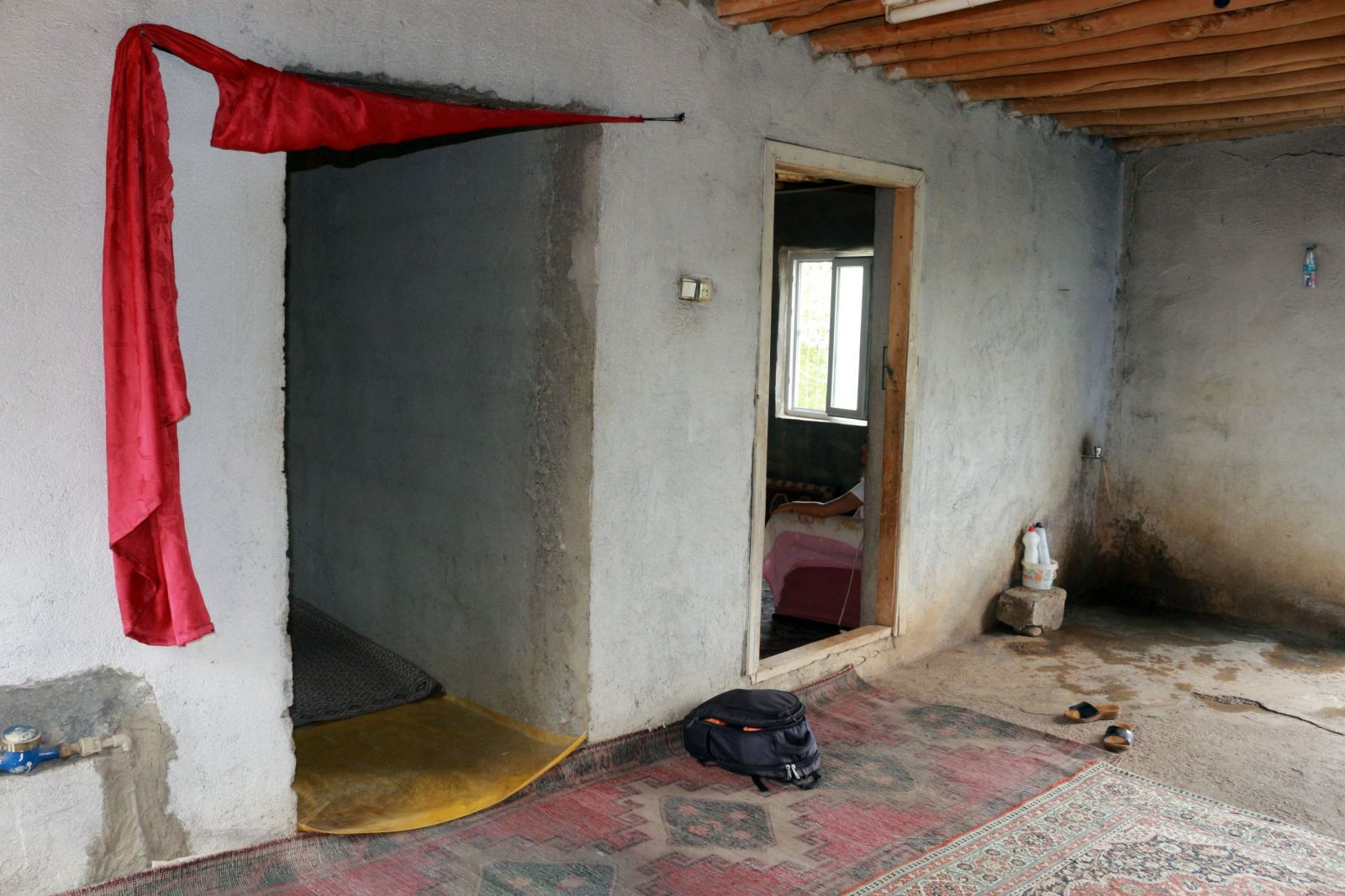 Evde ölüm tehlikesi altında yaşam mücadelesi