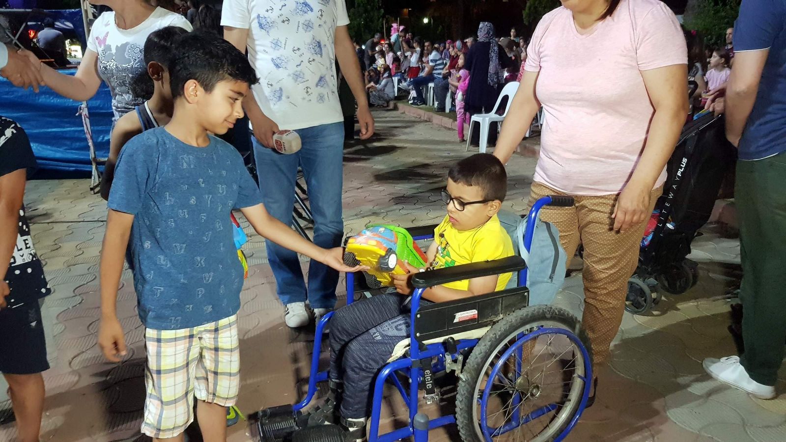 İzdihamdan insanlık dersi çıktı