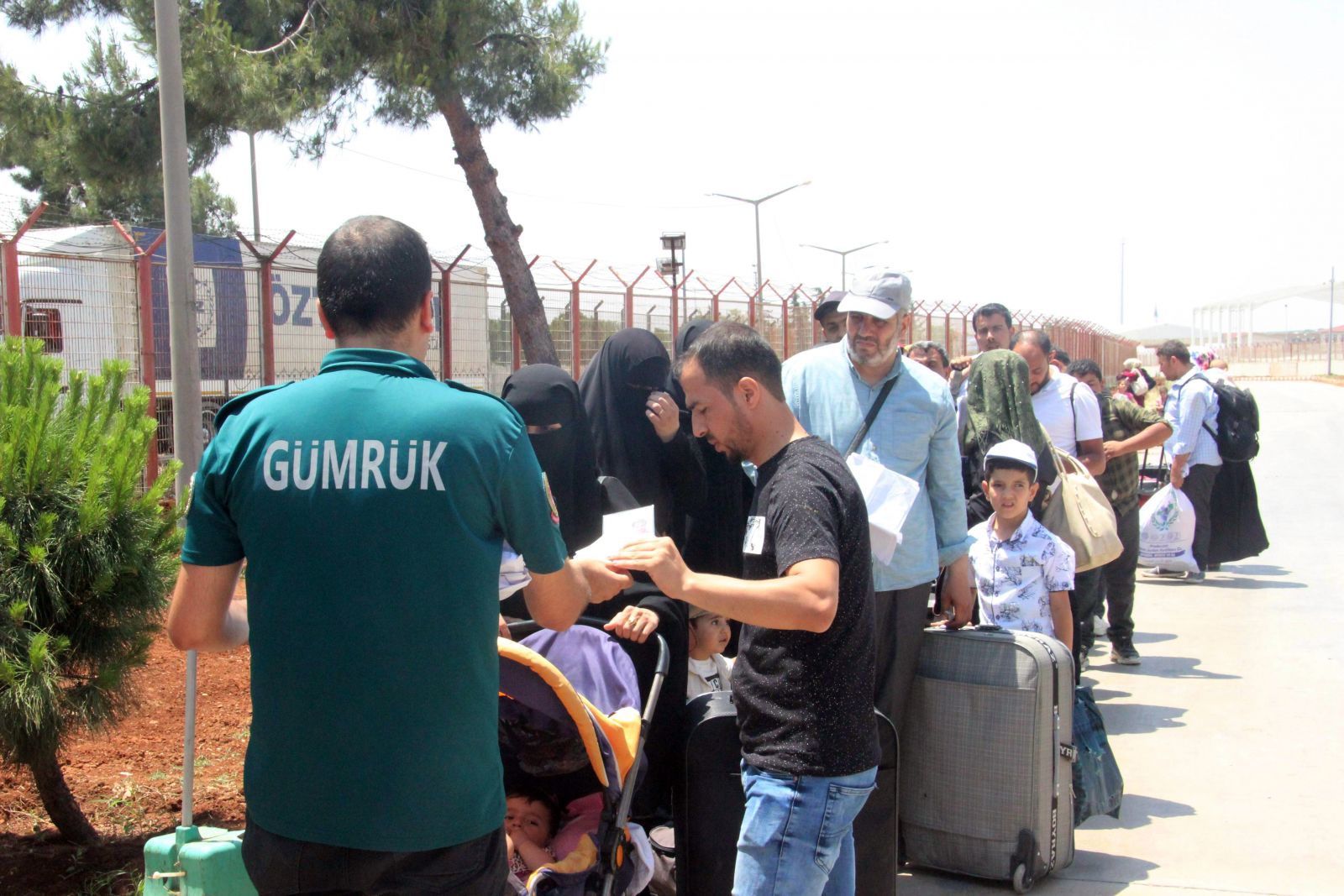 Bayramı ülkelerinde geçiren 20 bin Suriyeliden 2 bini Türkiye’ye döndü