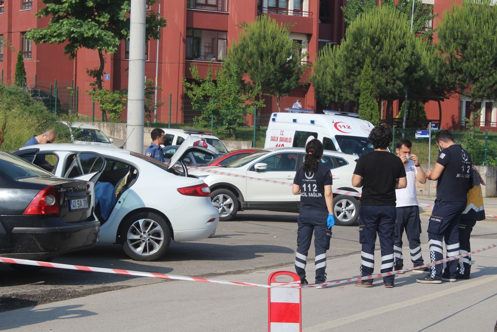 Arkadaşından emanet aldığı otomobilin içerisinde piknik tüpü açıp intihar etti