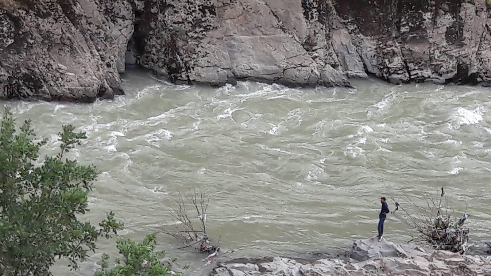 Habur Çayında kaybolan 2 kişiden birinin cansız bedenine ulaşıldı