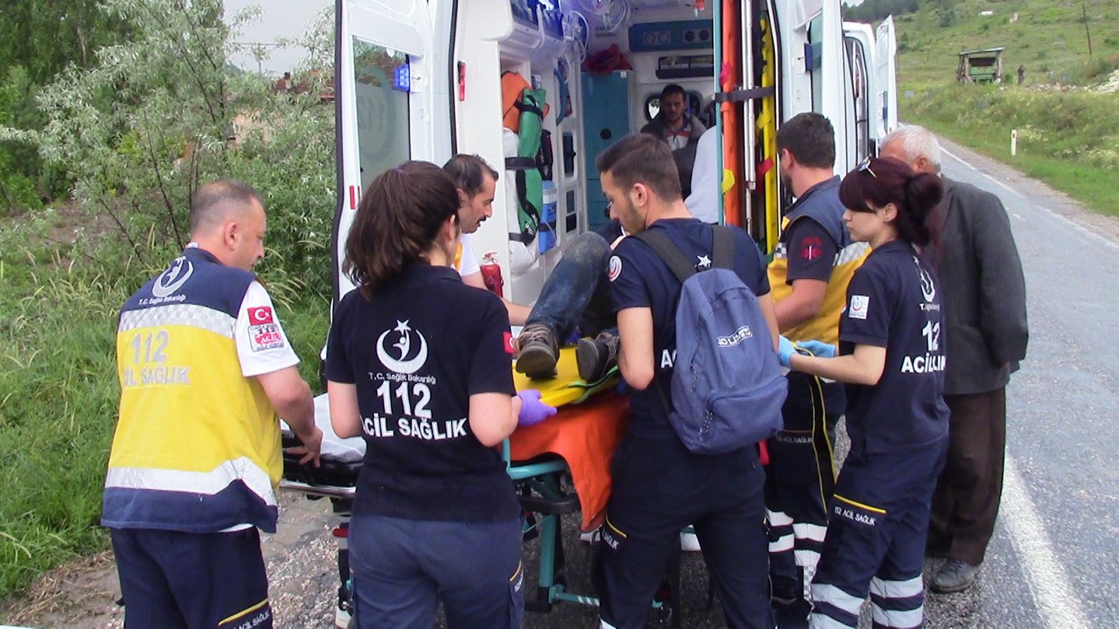 Emet'te trafik kazası: 1 ölü 5 yaralı