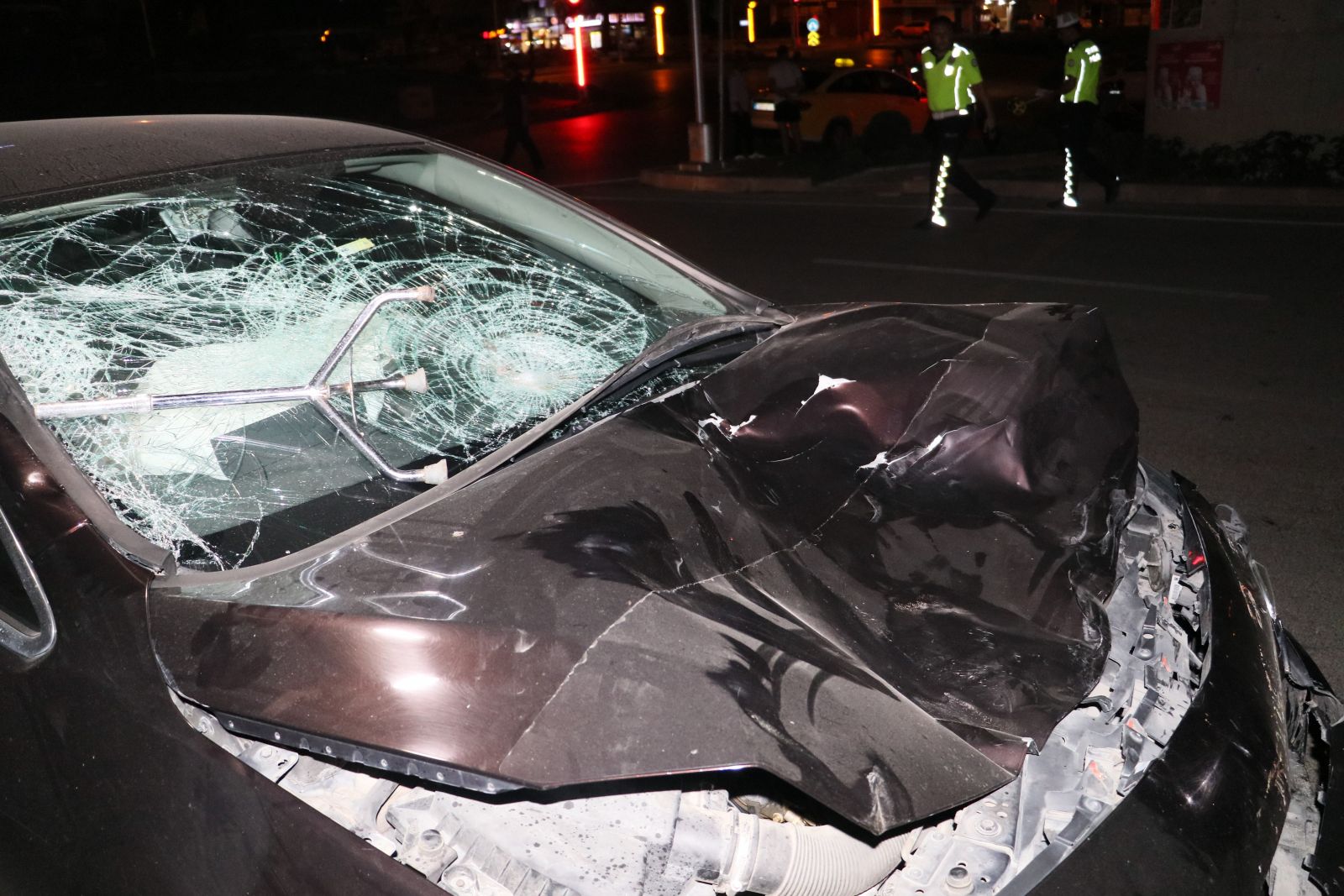 Otomobil engelli motosikletine çarptı: 1 ölü 1 yaralı
