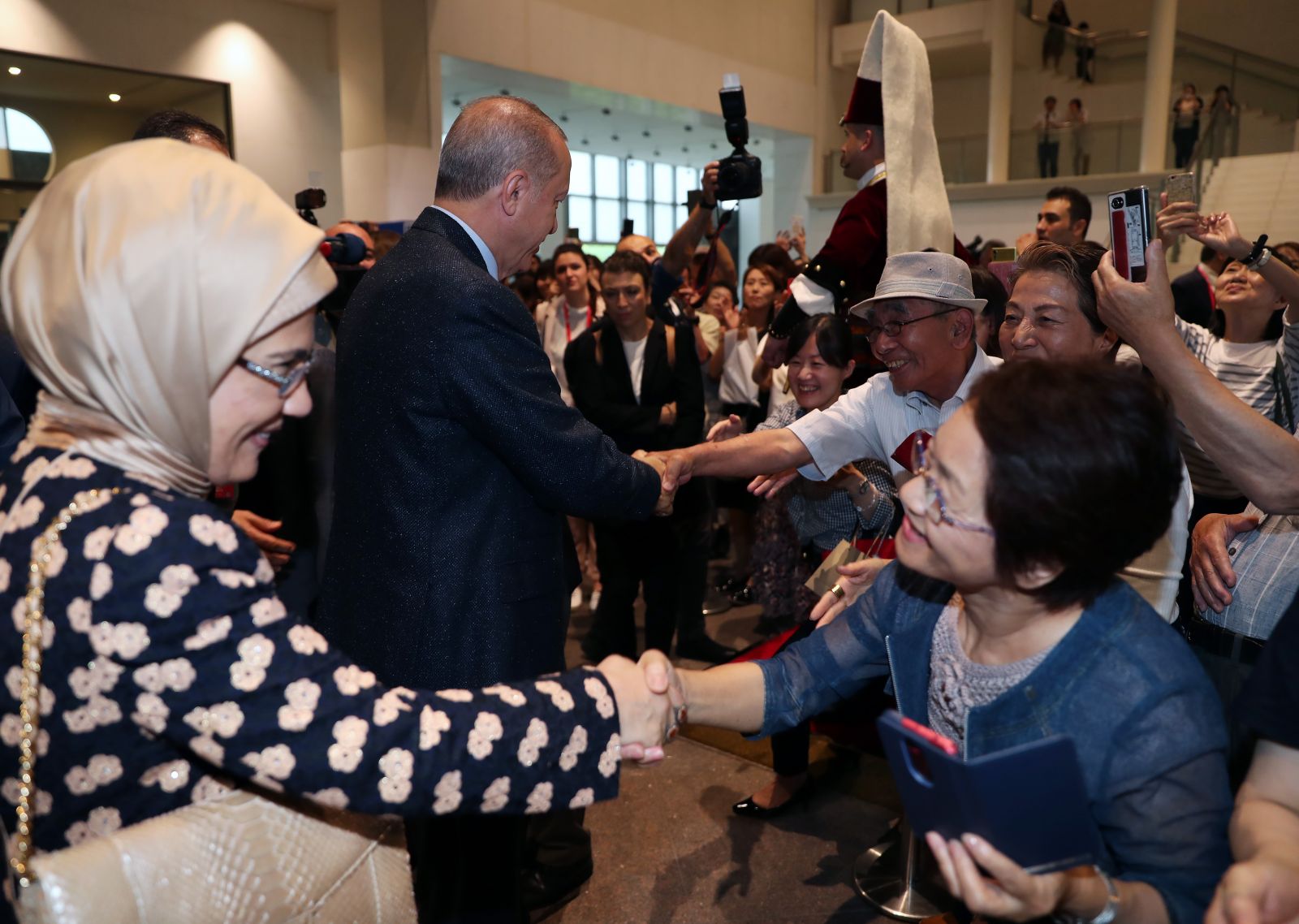 Erdoğan'dan Hazineler ve Osmanlı İmparatorluğu'nda Lale Geleneği sergisine ziyaret