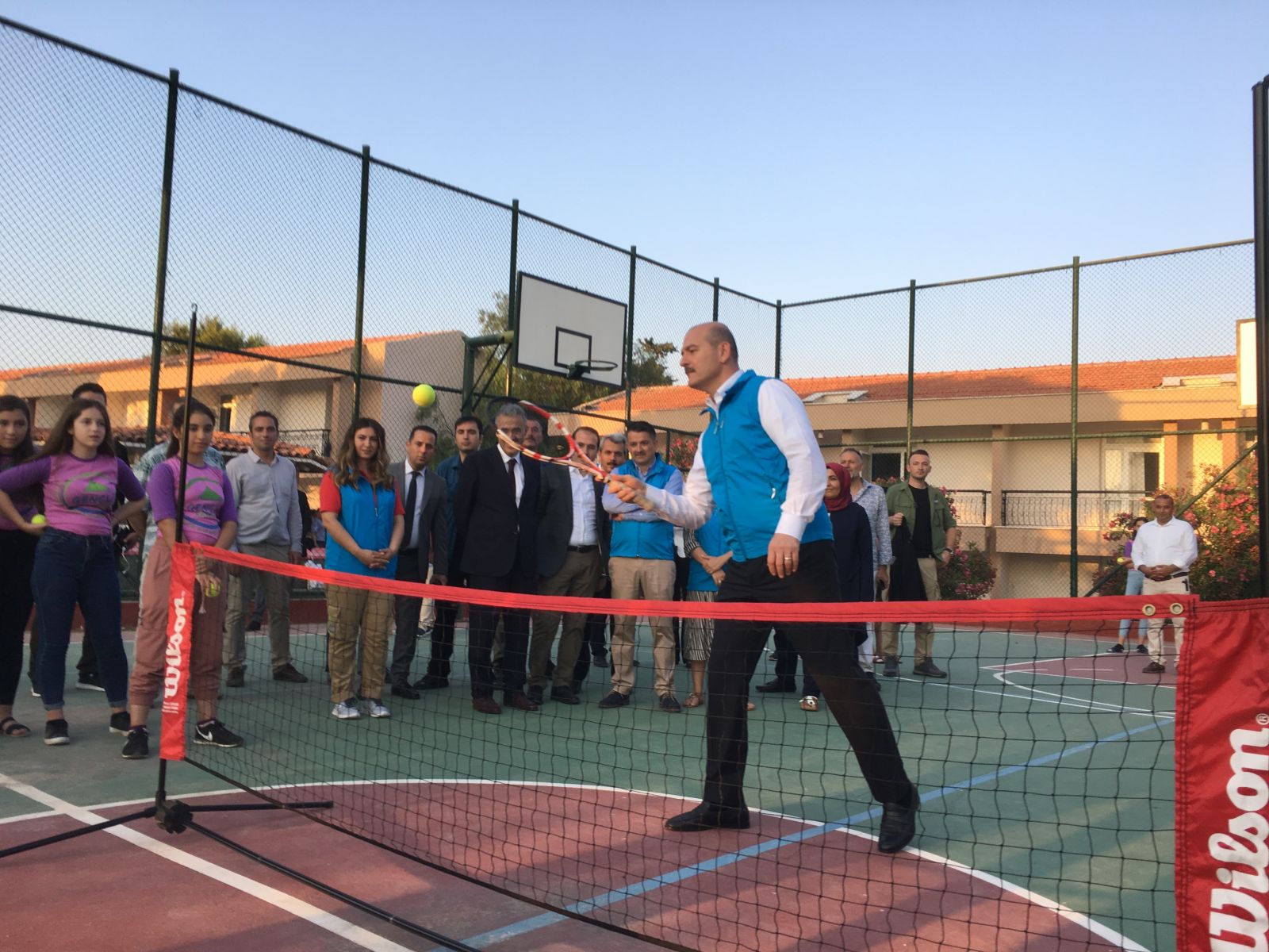 Bakan Soylu ile Pakdemirli gençlik kampında