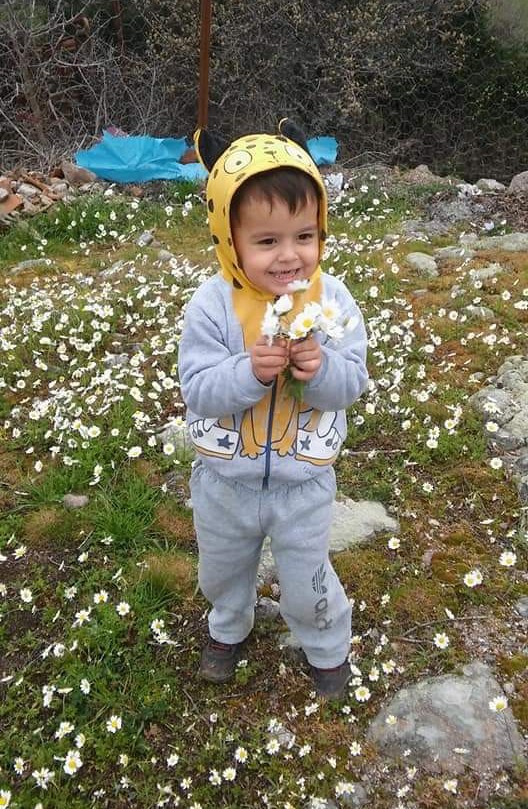 Arabada bırakılan ve yanarak can veren minik Melih'e en acı veda