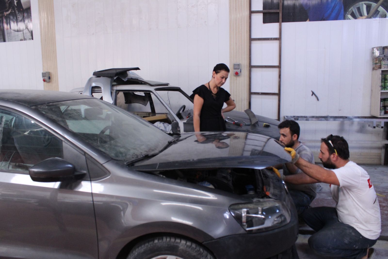 Çevre esnaf “göktaşıymış” gibi bakıyor, o çocukluk hayalini yaşıyor