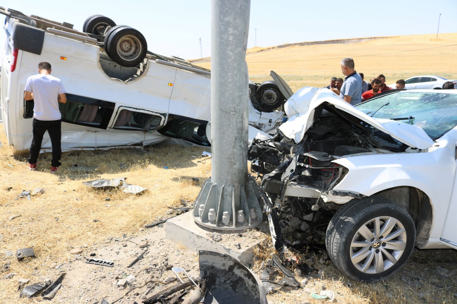 Diyarbakır’da feci kaza: 1’i ağır 2’si çocuk 5 yaralı