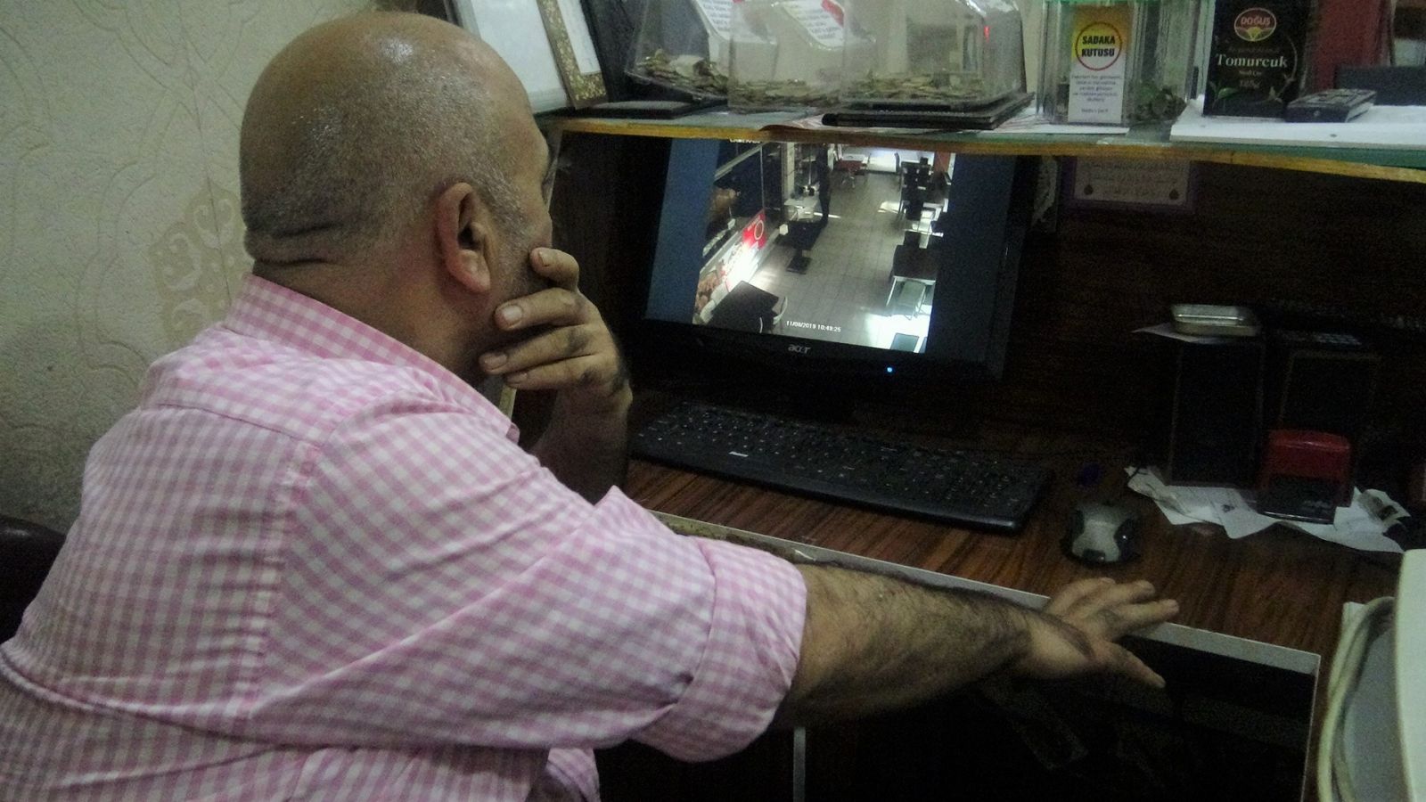 Derin uyku hırsıza cesaret verdi