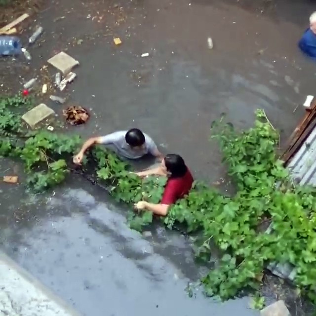 Ataşehir’de su basan evde can pazarı