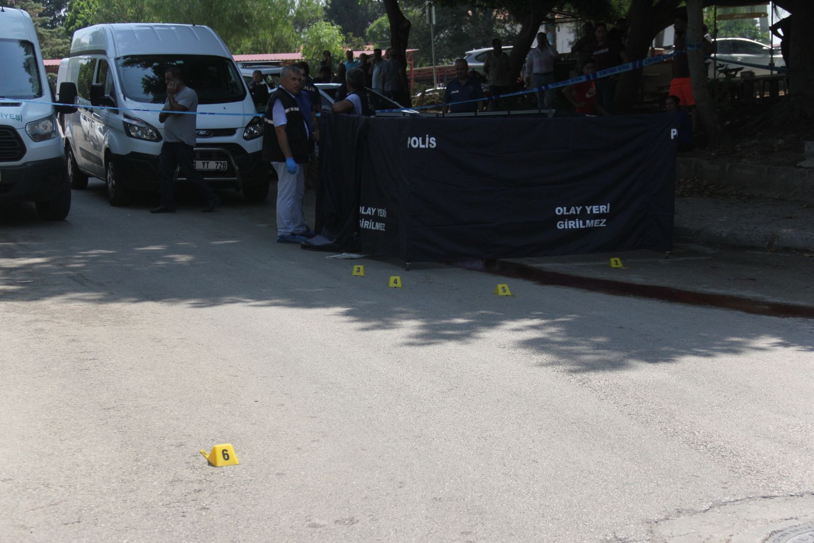 Adana'da feci olay! Cinnet getiren eski astsubay mahalleyi taradı! 3 ölü... Adana'da feci olay! Cinnet getiren eski astsubay mahalleyi taradı! 3 ölü...