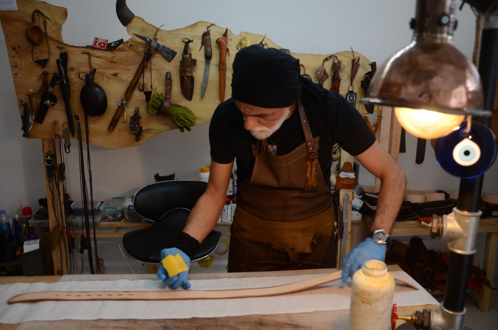 Osmanlı subaylarının kullandığı kemer teknoloji kullanılmadan yeniden üretiliyor