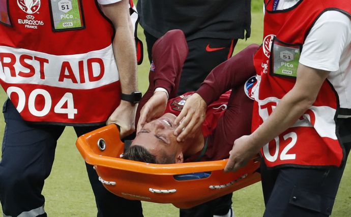 Cristiano Ronaldo finalde hüngür hüngür ağladı Cristiano Ronaldo finalde hüngür hüngür ağladı