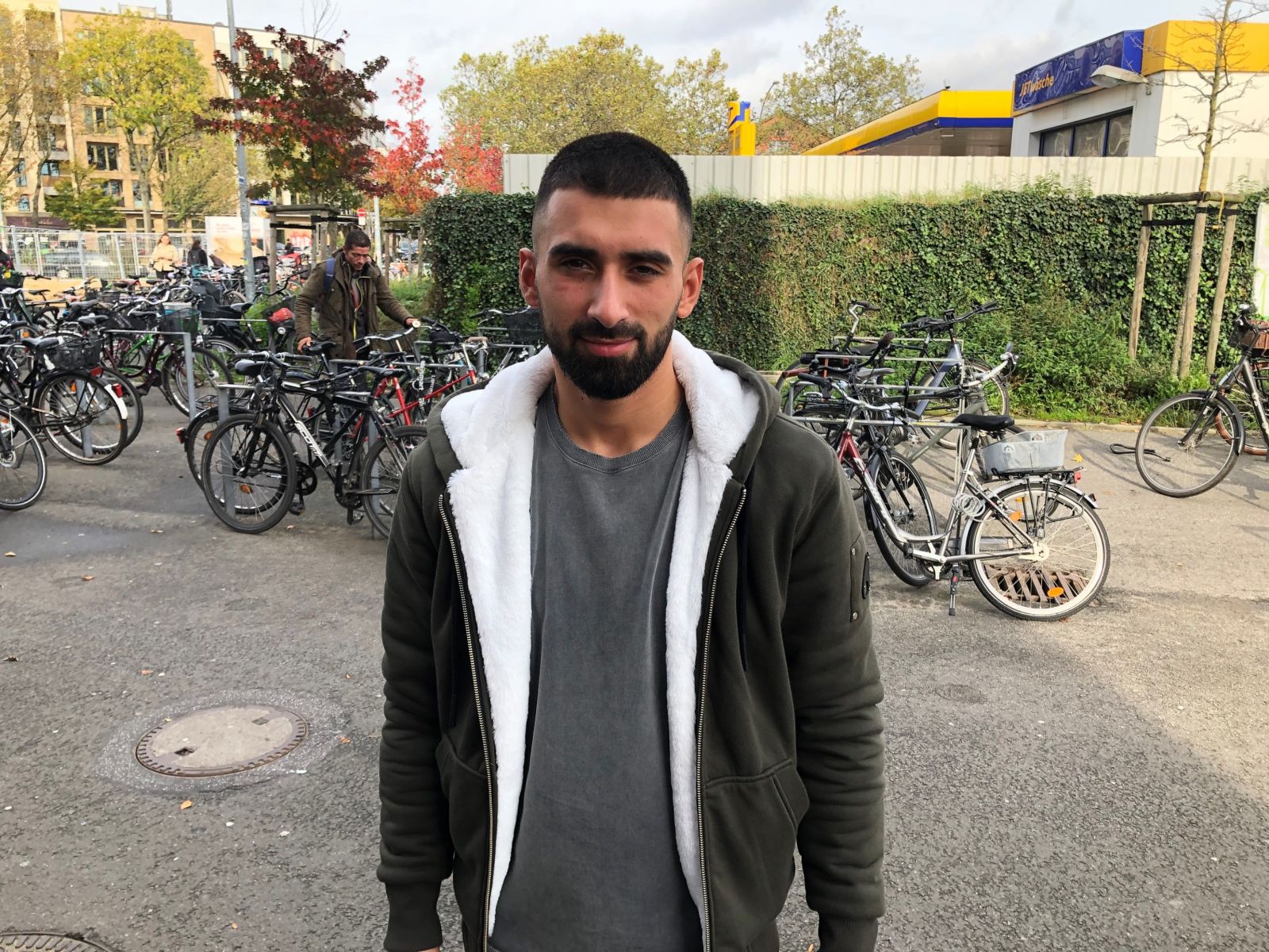 Bir asker selamı skandalı daha! Fotoğraf paylaştı, takımdan kovuldu