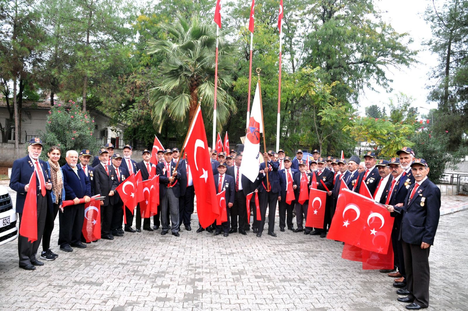 Kore gazileri Barış Pınarı'na destek için sınırın sıfır noktasında