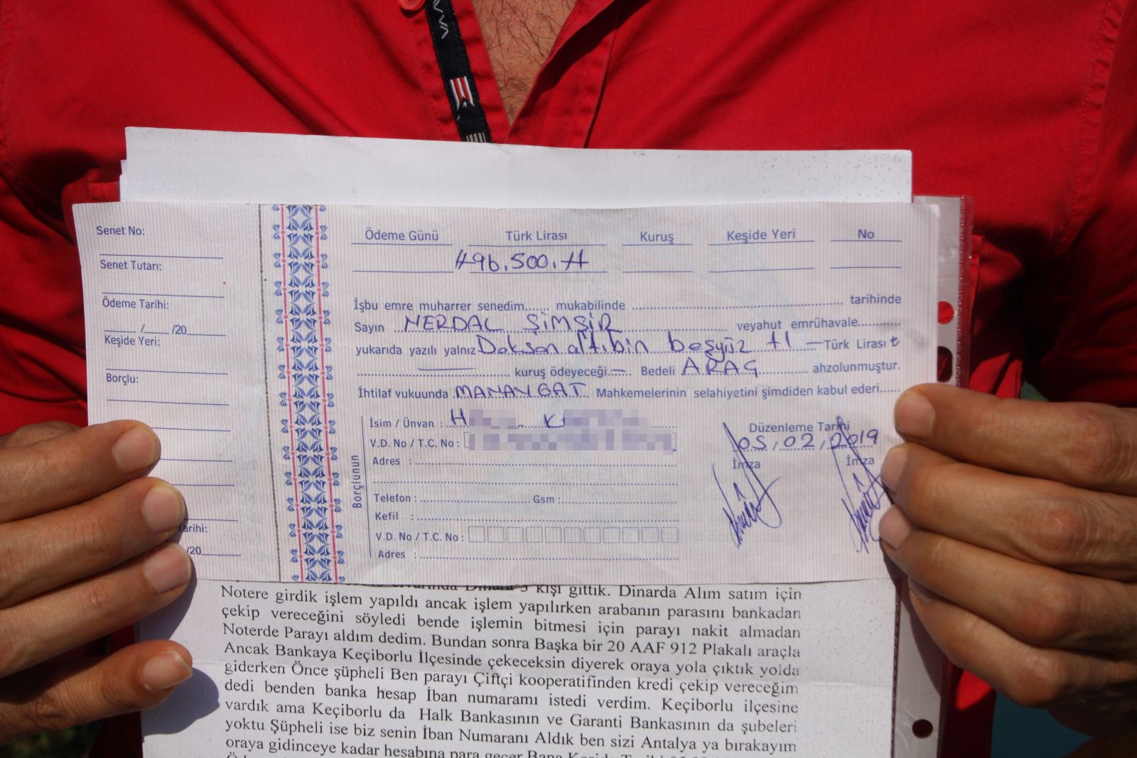 Otomobilini kendi elleriyle götürüp dolandırıcılara teslim etti, hem aracından hem eşinden oldu Otomobilini kendi elleriyle götürüp dolandırıcılara teslim etti, hem aracından hem eşinden oldu