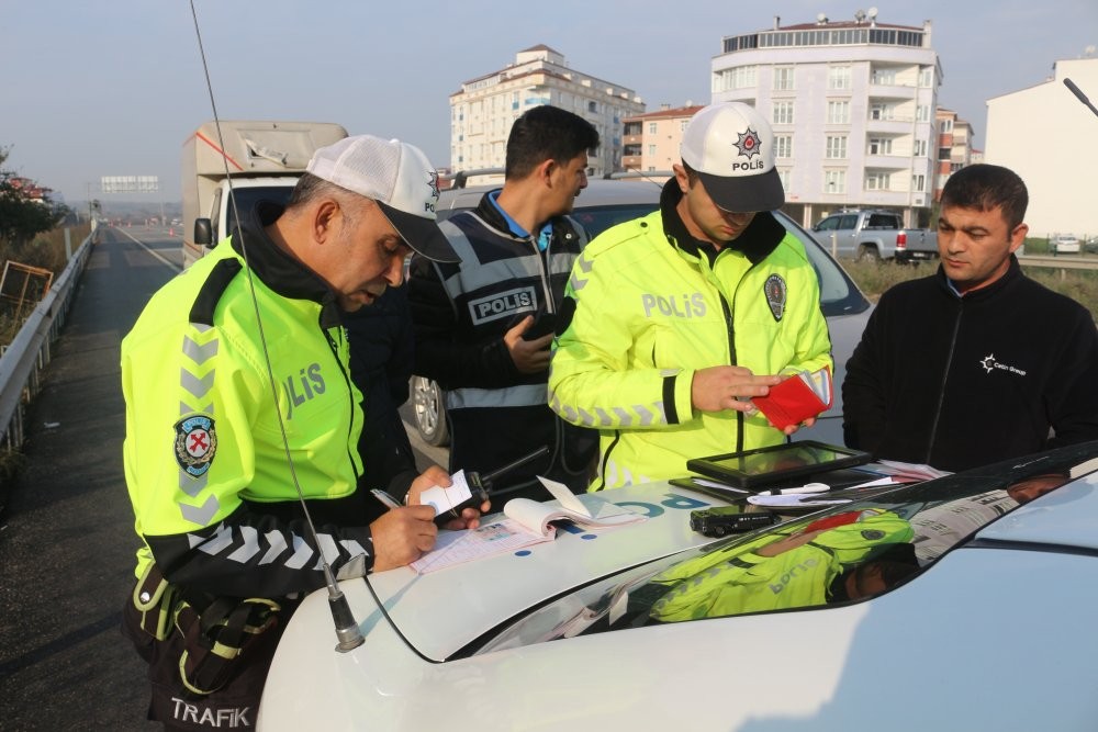 Kurallara uymayan sürücüler 'Drone'dan kaçamadı: 4 bin 189 TL idari para ceza