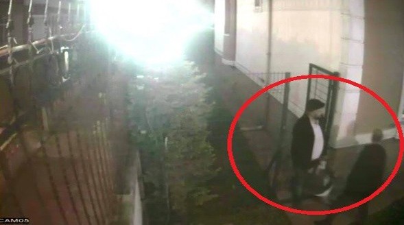 İsrailli genç kızın otopsi incelemesinde boğazında ve kalçasında morluklar tespit edildi İsrailli genç kızın otopsi incelemesinde boğazında ve kalçasında morluklar tespit edildi