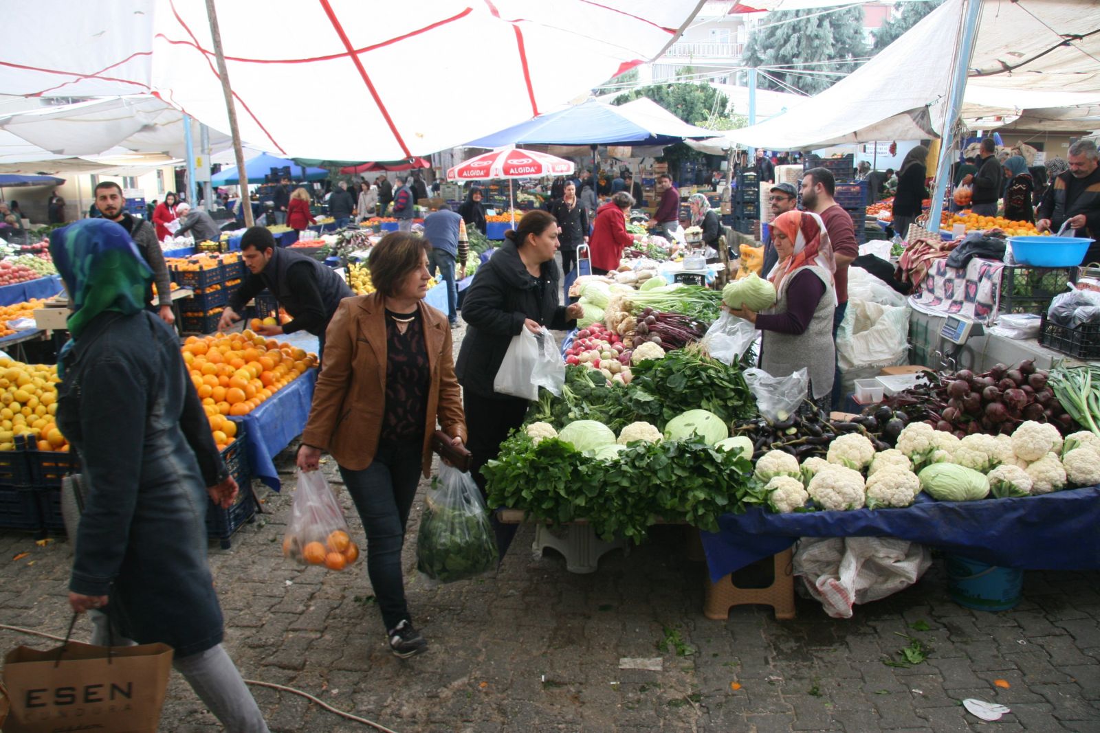 Havalar soğudu, sebze ve meyvede fiyatlar arttı