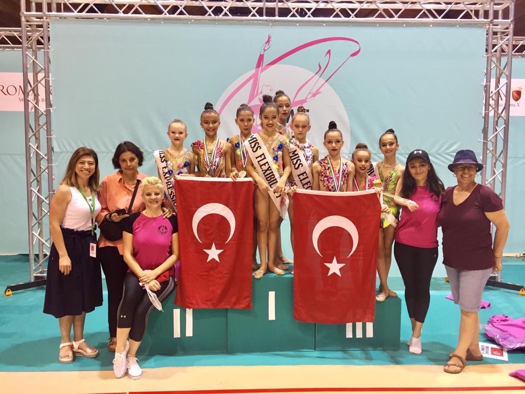 Kansere neşesiyle meydan okudu: 'Hiç taşlı yüzüğüm olmamıştı'