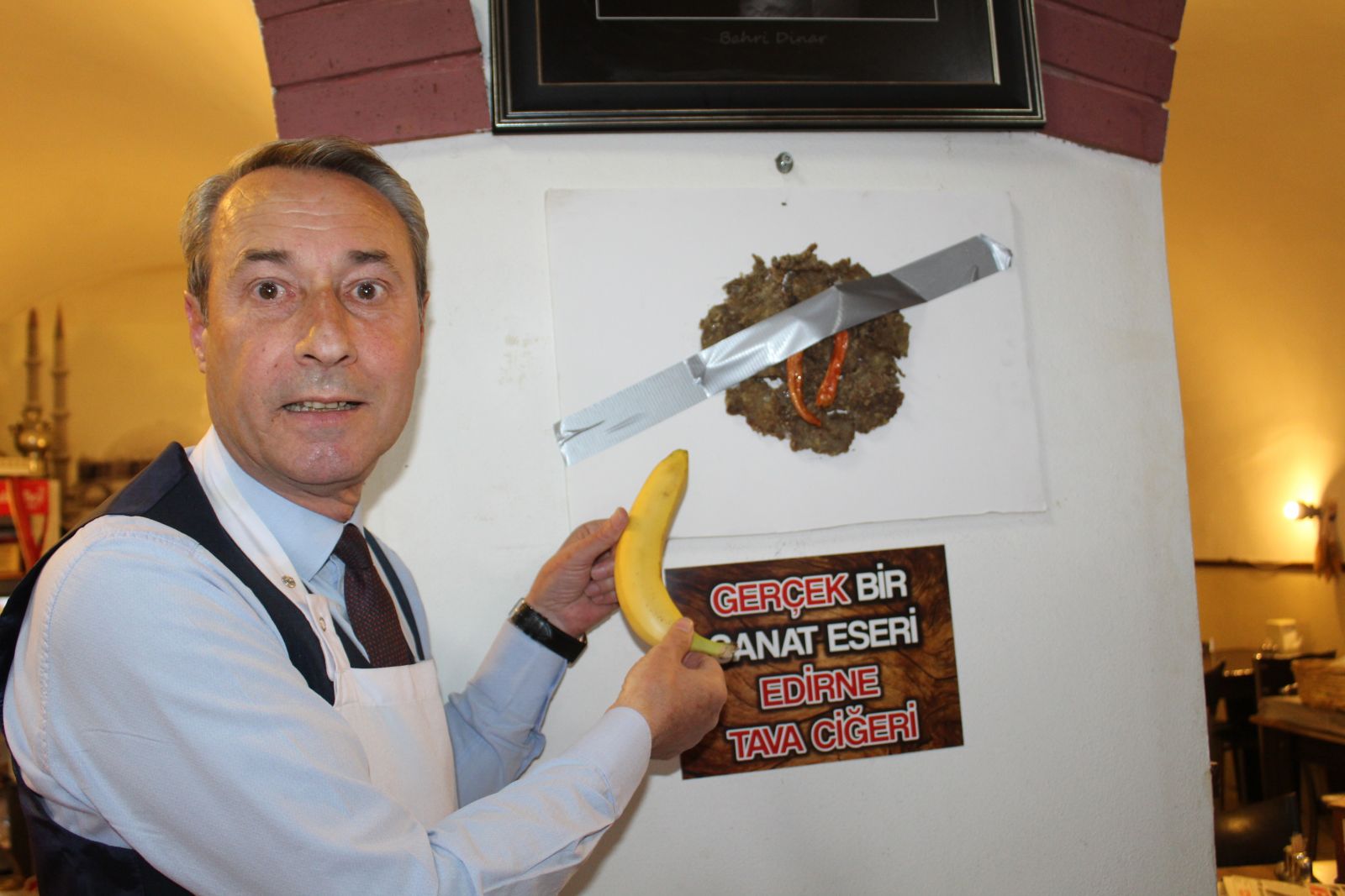 Duvarda muza bir de ciğerli gönderme! Duvarda tava ciğer...