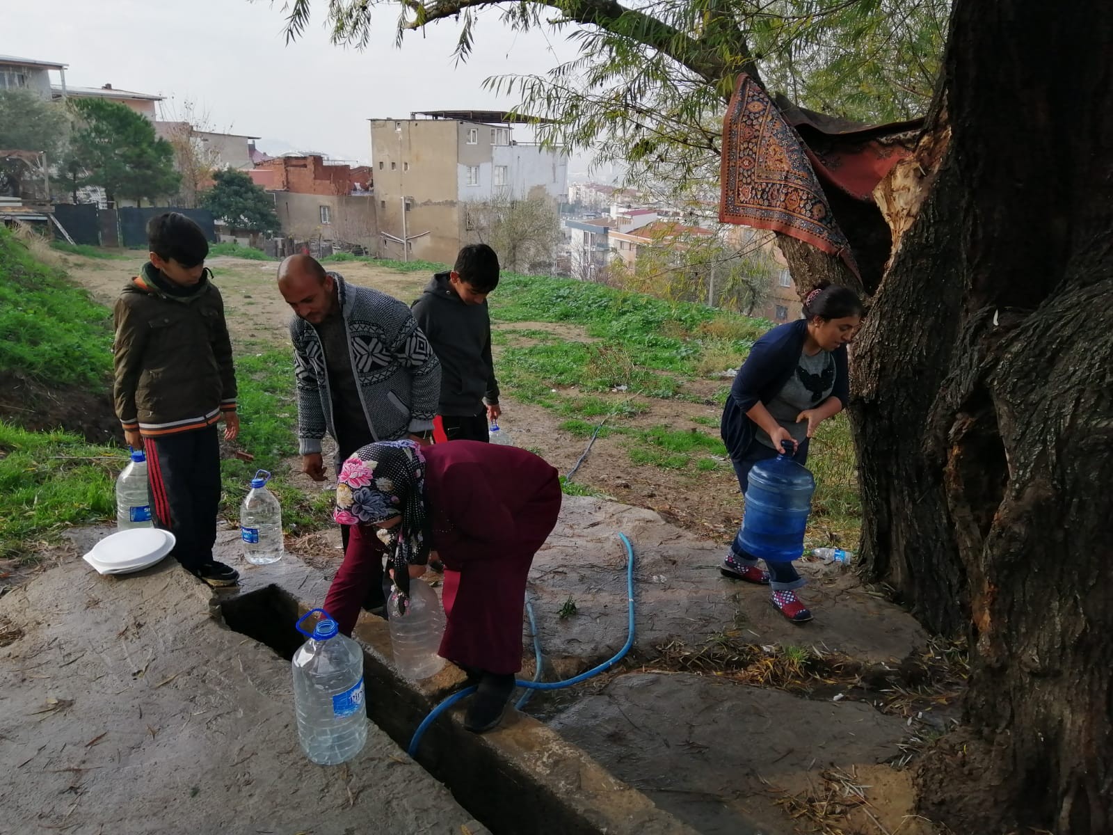 İzmirliler iki gündür su kuyruğunda