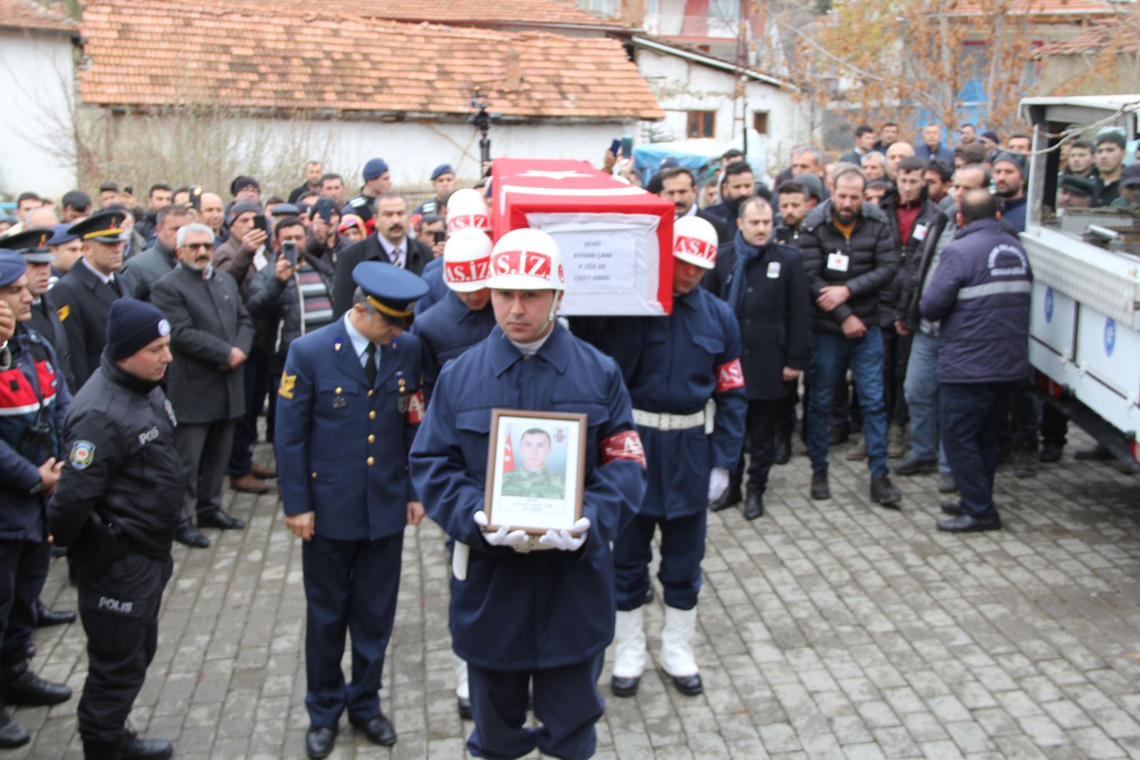 Çorumlu şehit son yolculuğuna uğurlandı