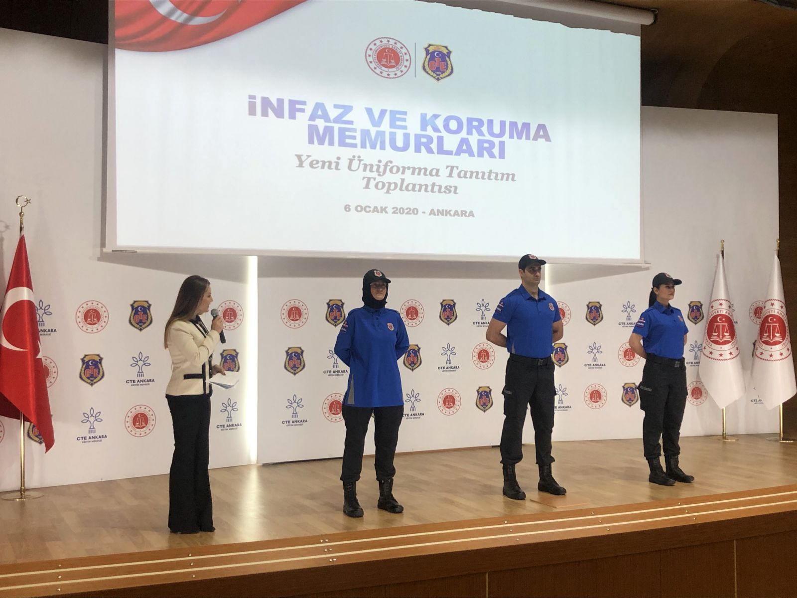 İnfaz koruma memurlarının yeni kıyafeti tanıtıldı