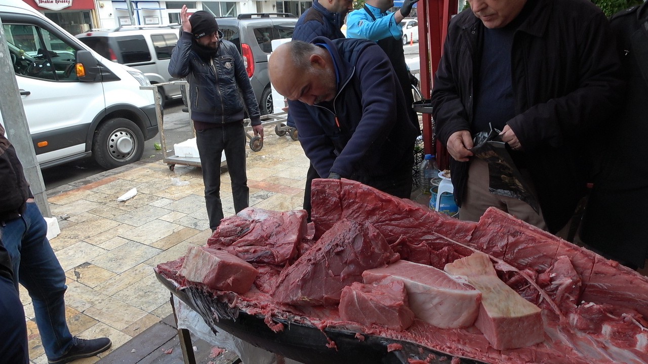 Tam 450 kilo! 22 bin 500 liraya satıldı