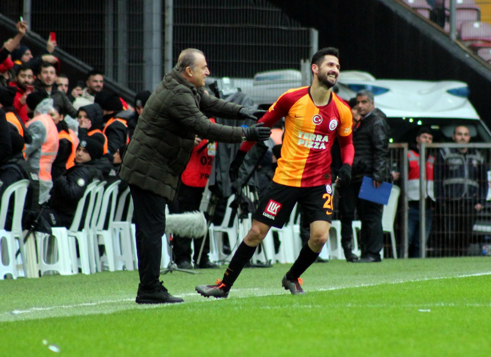 Galatasaray, Denizlispor'u 2-1 mağlup etti Galatasaray, Denizlispor'u 2-1 mağlup etti