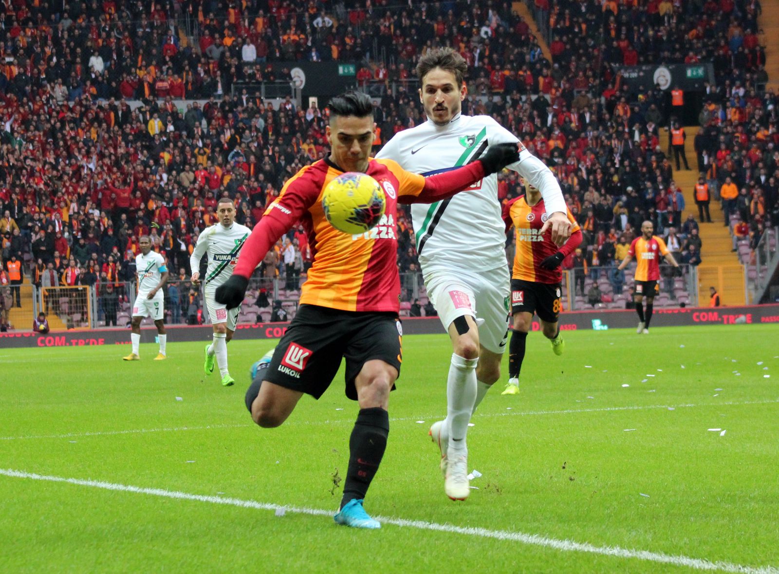 Galatasaray, Denizlispor'u 2-1 mağlup etti Galatasaray, Denizlispor'u 2-1 mağlup etti