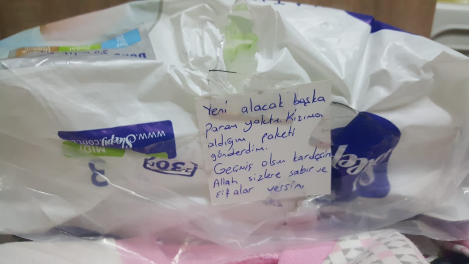 Elazığ'a gönderilen yardım kolisinden çıkan not duygulandırdı