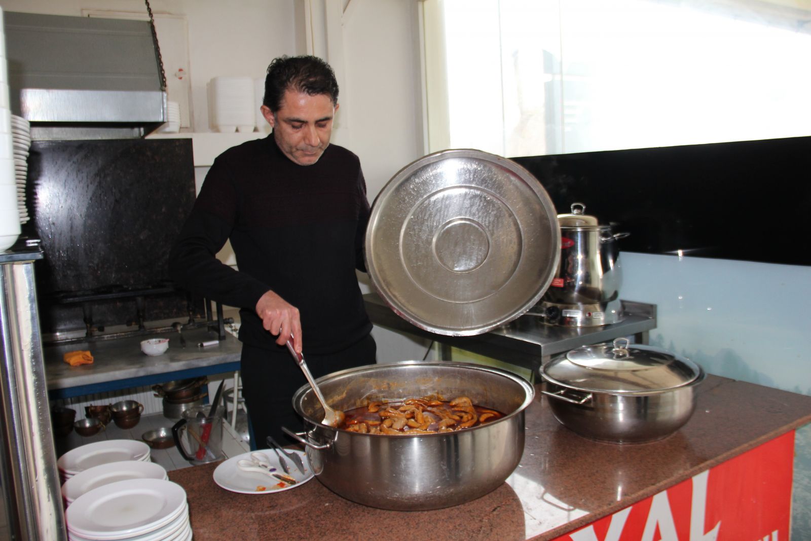 ‘Öğretmenim’ diyerek bumbarcıyı dolandırdı