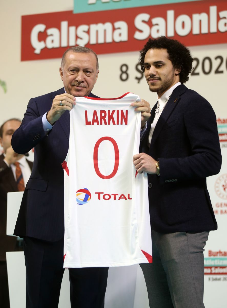 Cumhurbaşkanı Erdoğan, Burhan Felek Atletizm Pisti’nin açılışını yaptı