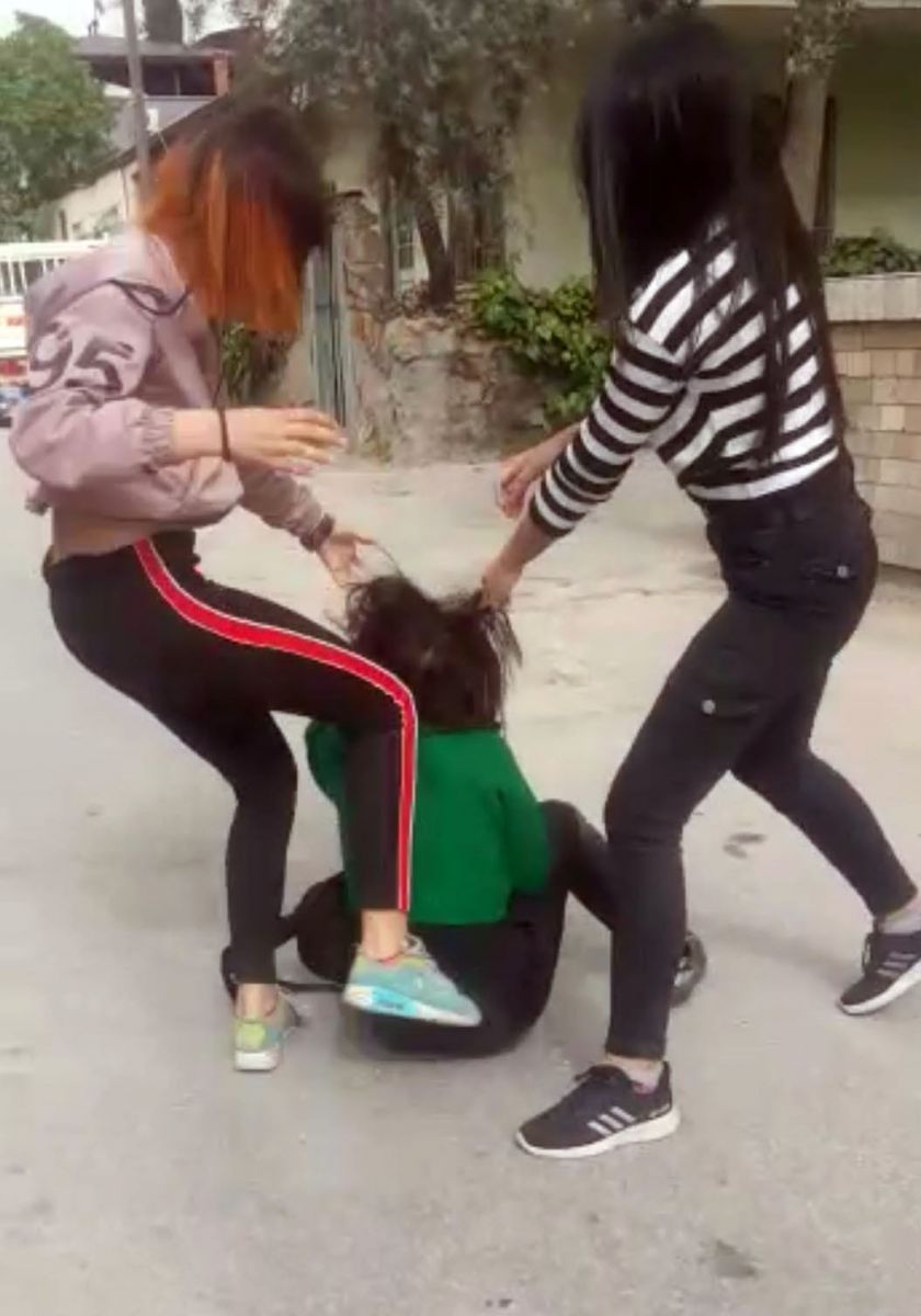 Terör estiren kızlar gözaltına alındı, yine adli kontrolle serbest kaldı