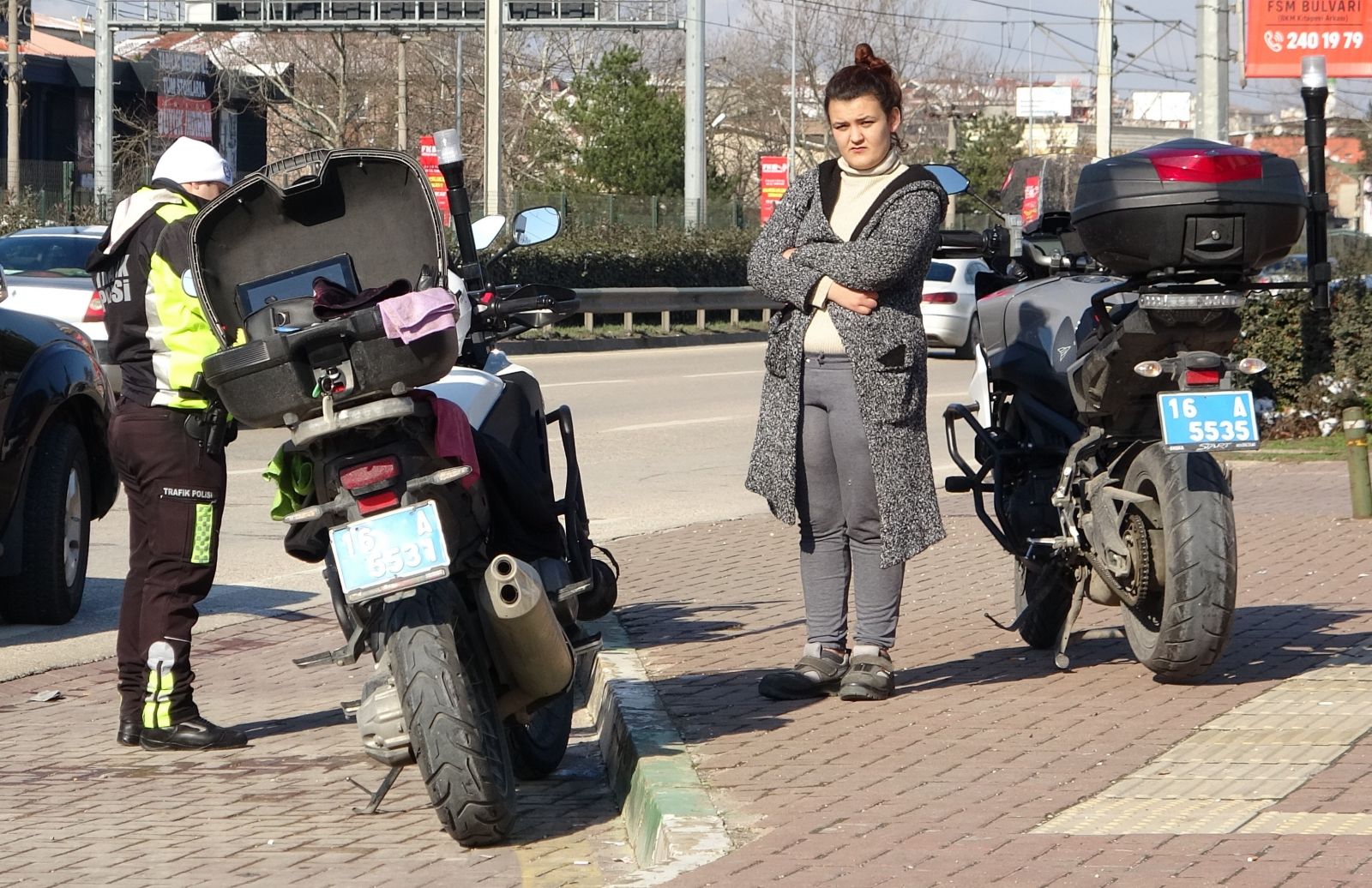 Bursa'da ilginç olay...Evden kaçan kızını eve götürmek isterken karakolluk oldu