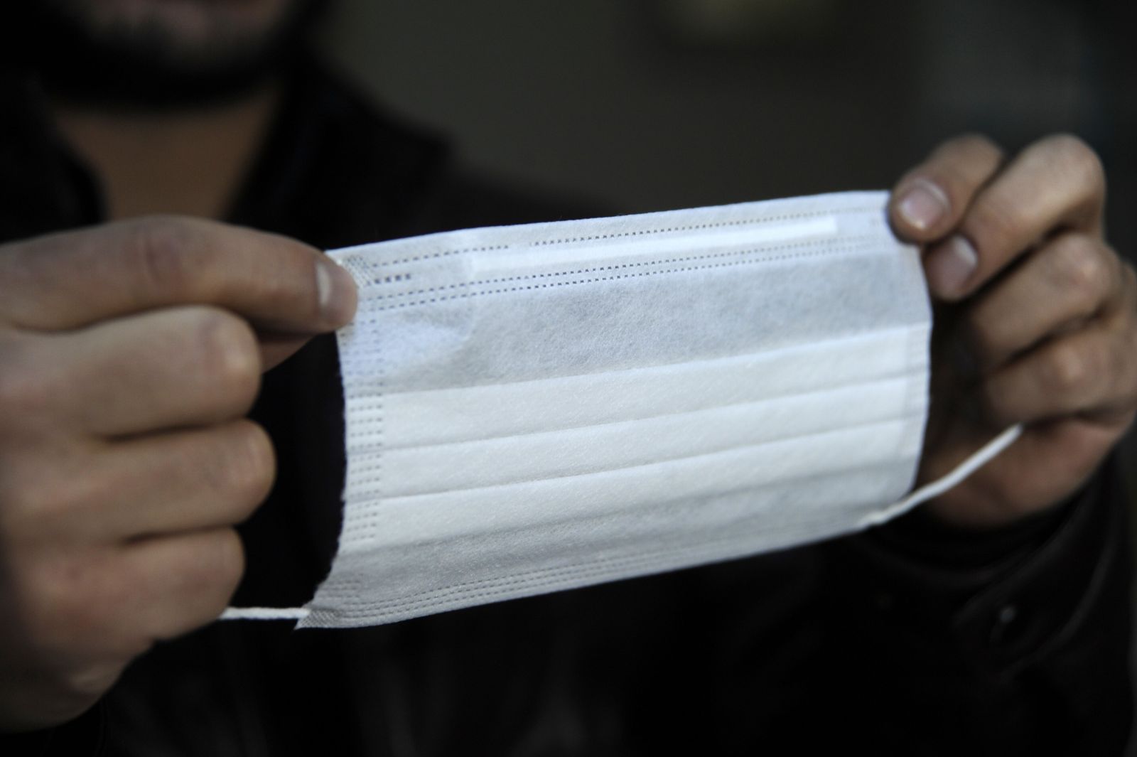 Koronavirüsü ranta çevirdiler! Bir maske 80 liraya satılıyor