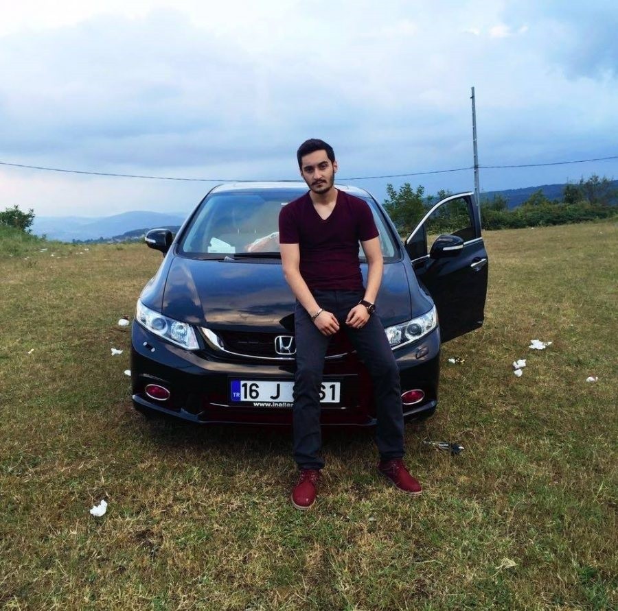 10 gün önce ailesinden helallik isteyen Uzman Çavuş Yılmaz son yolculuğuna uğurlandı