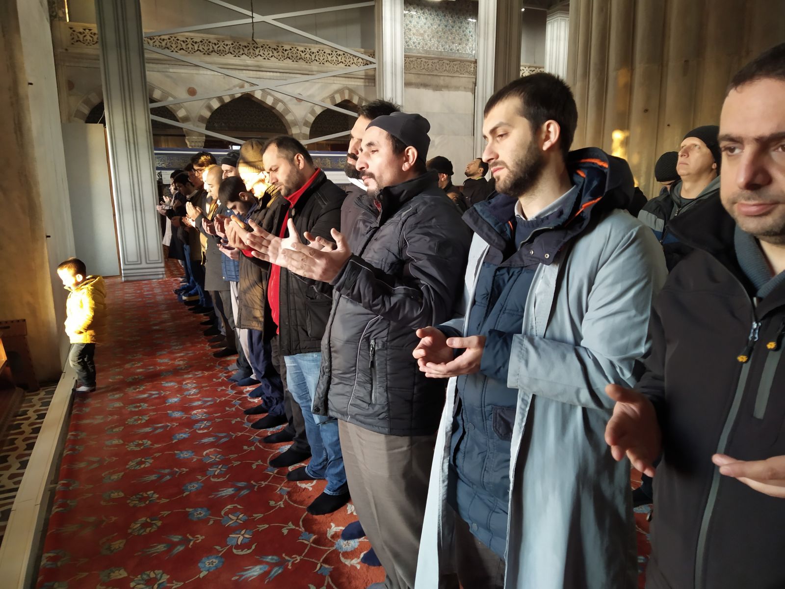 Sultanahmet Camii'nde 'İdlib şehitleri' için gıyabi cenaze namazı kılındı