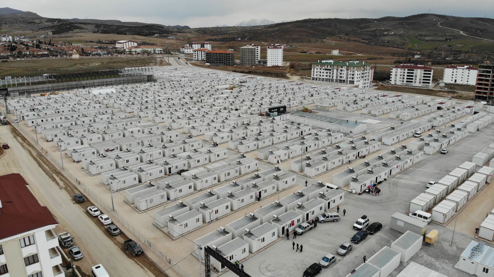 Elazığ'da konteyner kentlerde 3 bin 500 kişi yaşamaya başladı