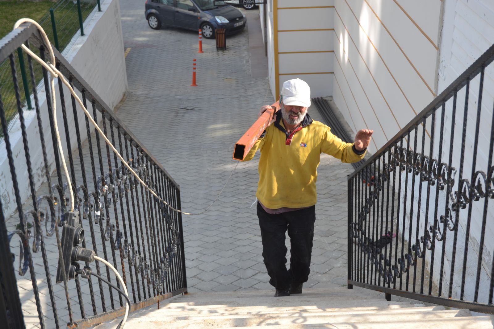 Sokak sokak geziyor! Hayatını 'kaynatarak' kazanıyor
