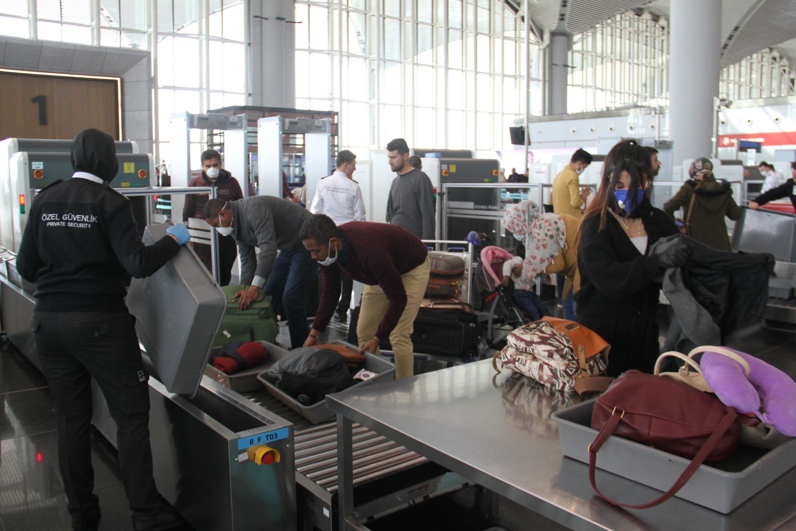 İstanbul Havalimanı'nda yolcu ve personellerin ateşi ölçülmeye başlandı