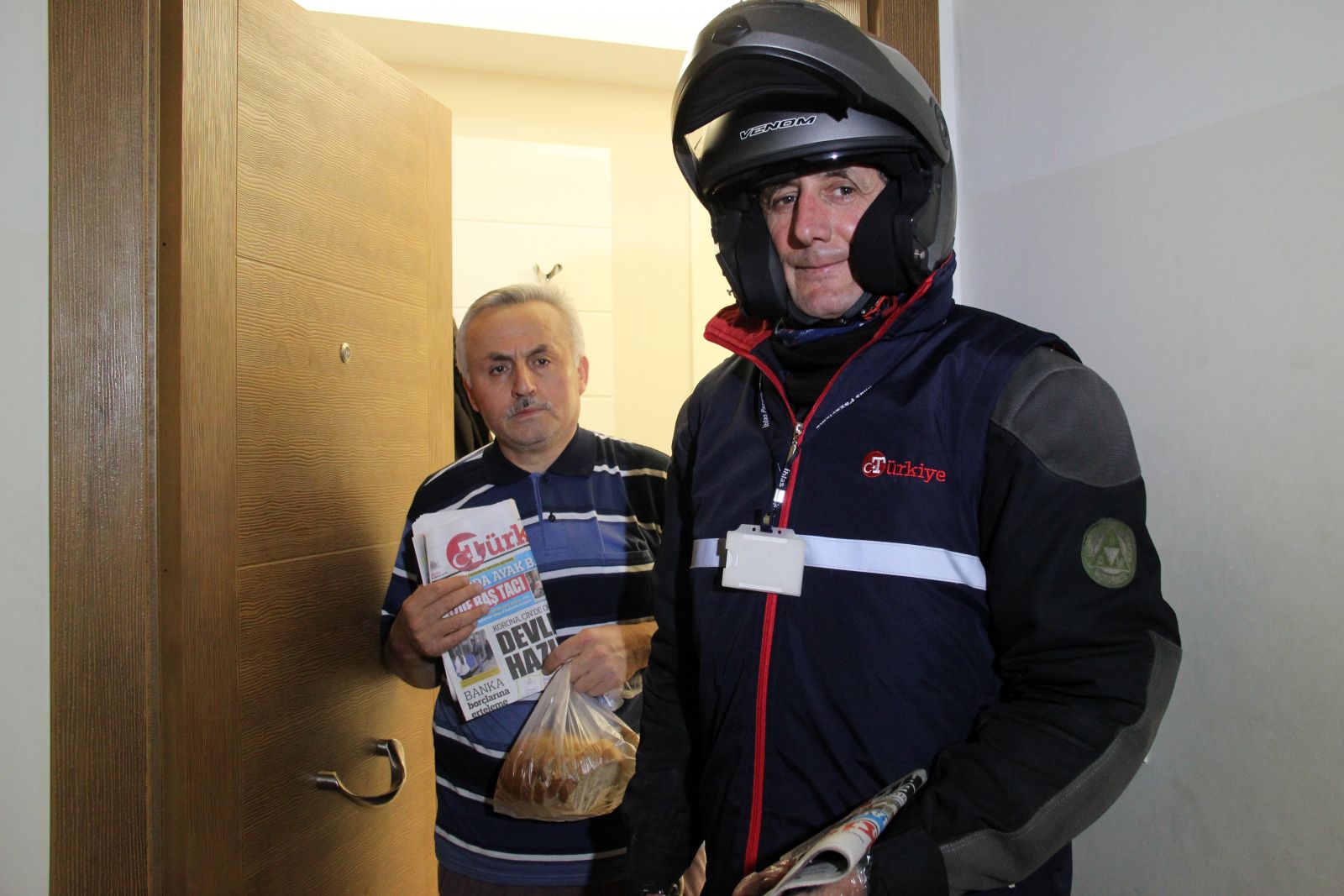 Gazetemiz, yaşlılara kol kanat oldu