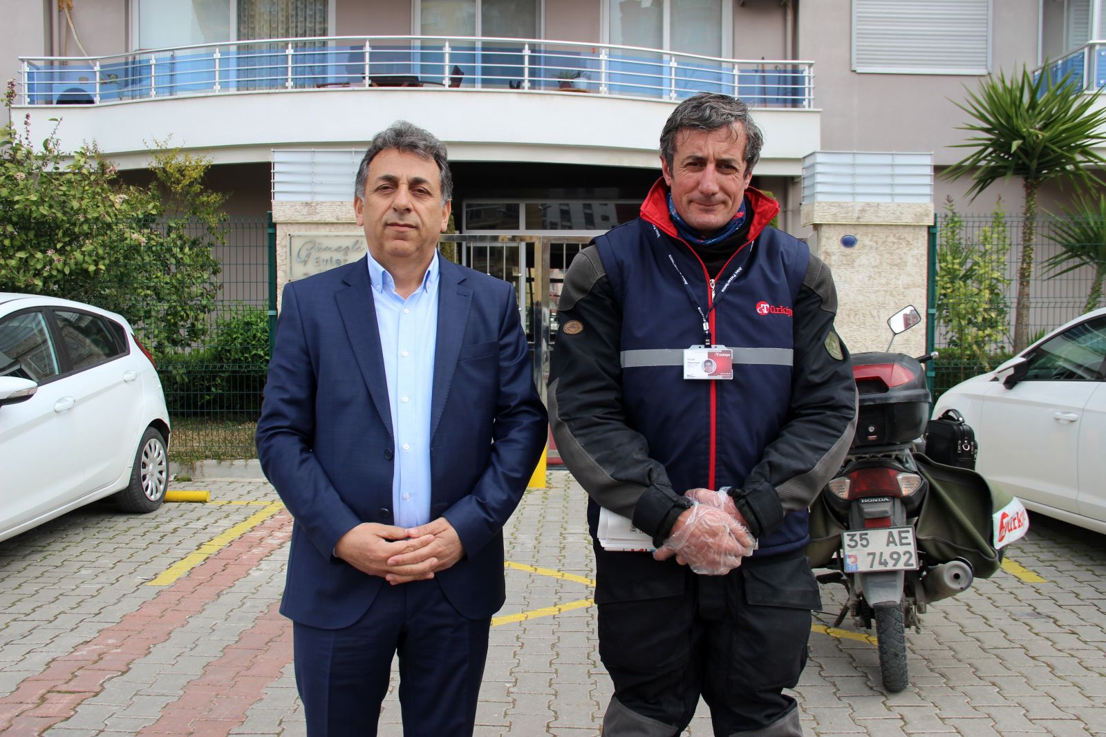 Gazetemiz, yaşlılara kol kanat oldu