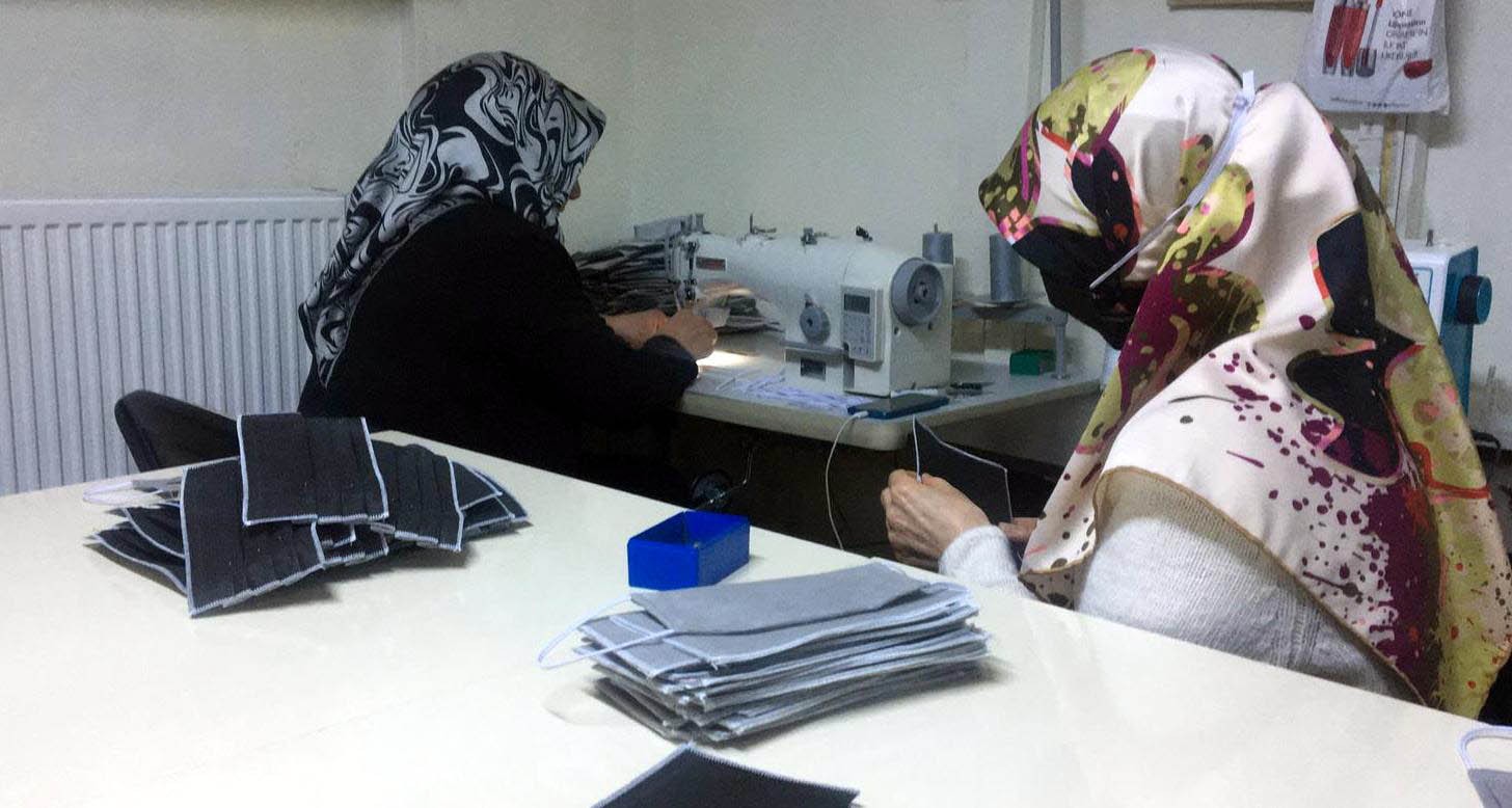 Yıkanabilir maske ürettiler, taleplere yetişemiyorlar